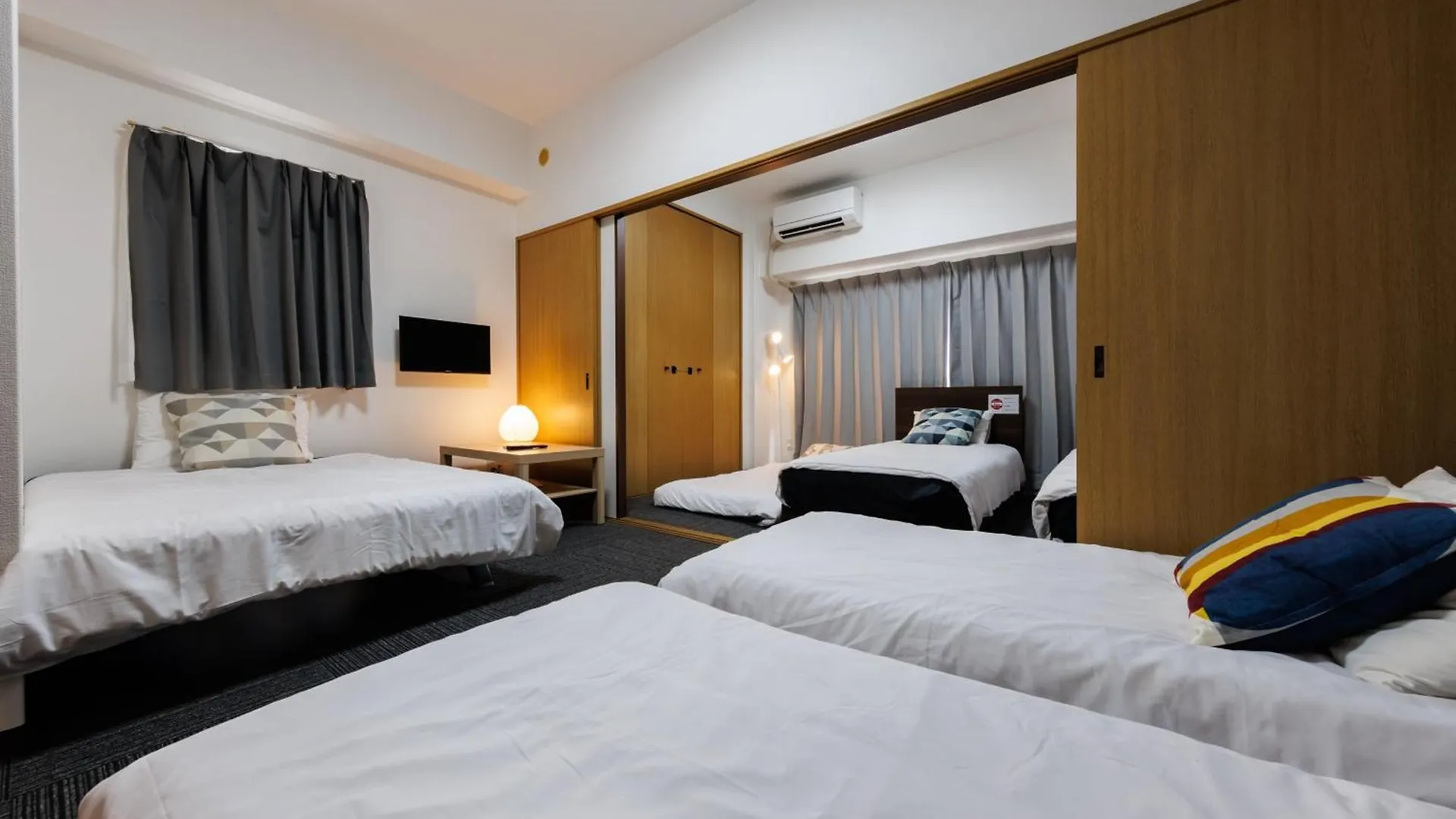 Grande Famille Shimanouchi Dotonbori Condo 大阪市 日本